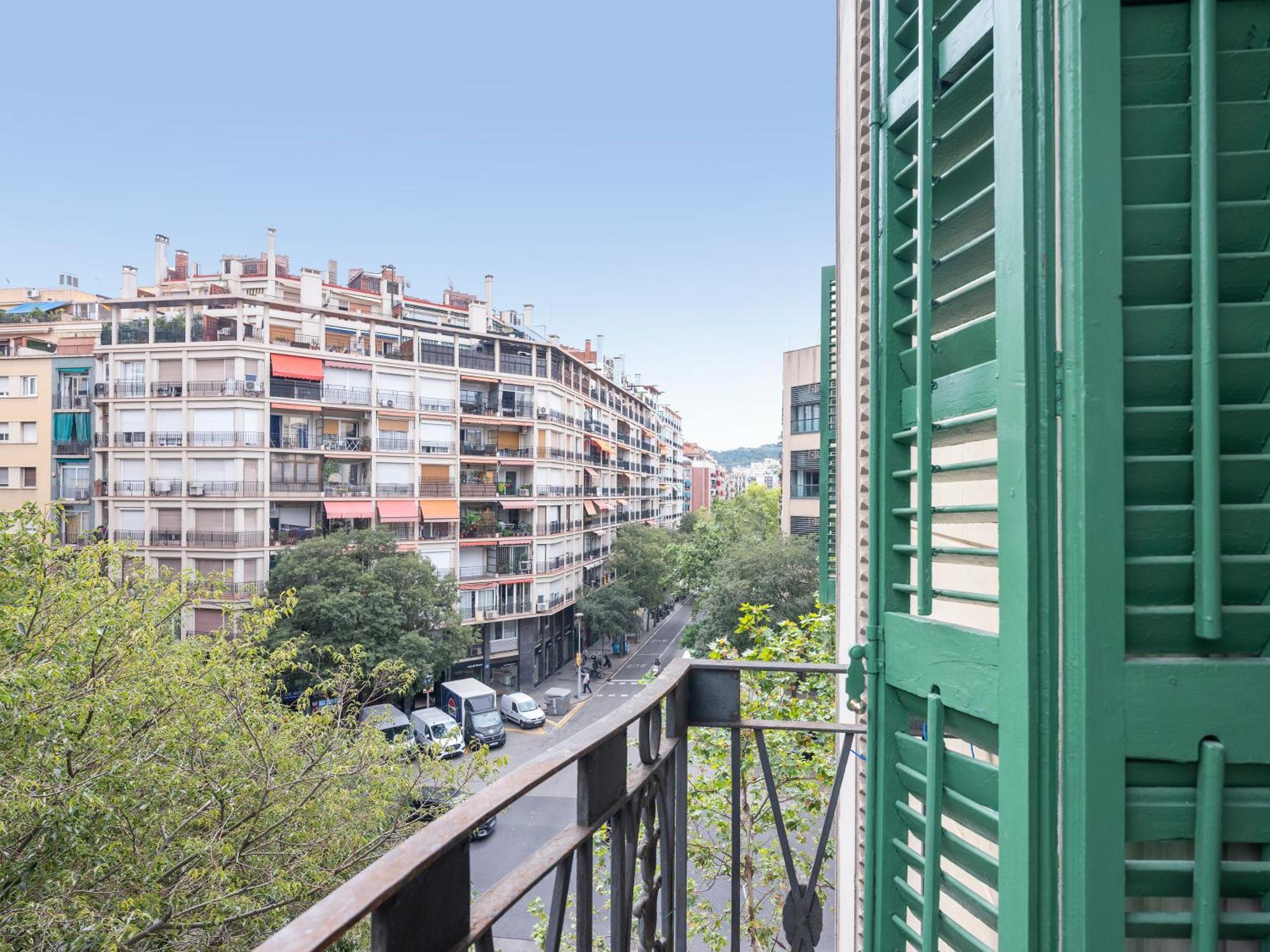 Alcam Entenza, Barcelona